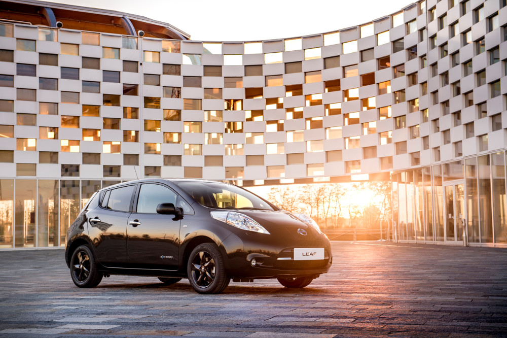 Nissan reveals stylish new LEAF Black Edition